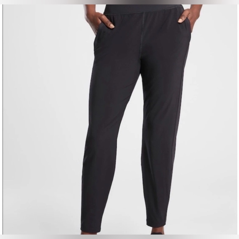 Athleta "Run With It" Semi-Loose, Semi-Fitted Action Pants size Large TALL